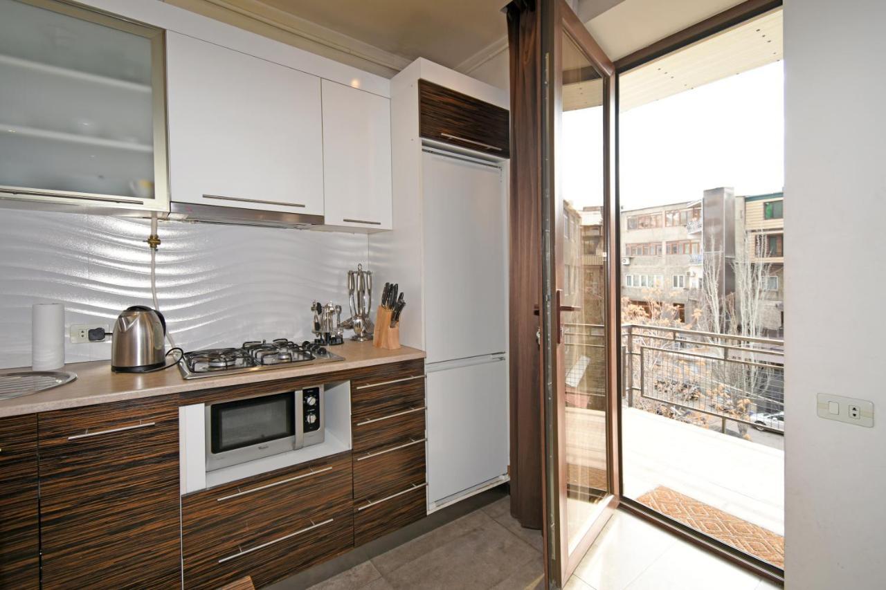 Galaxy Inn Luxury Hostel In Center يريفان المظهر الخارجي الصورة