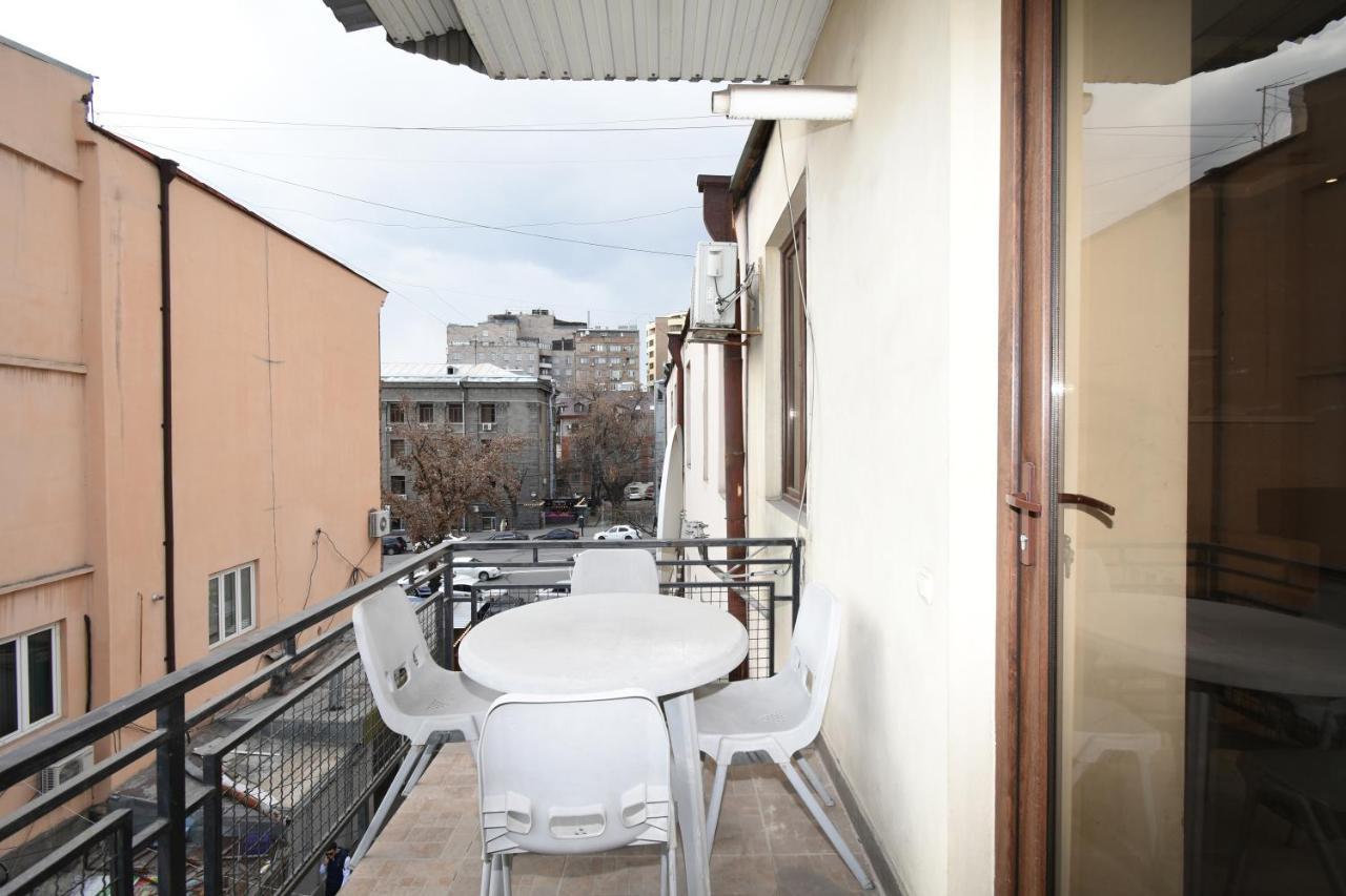 Galaxy Inn Luxury Hostel In Center يريفان المظهر الخارجي الصورة