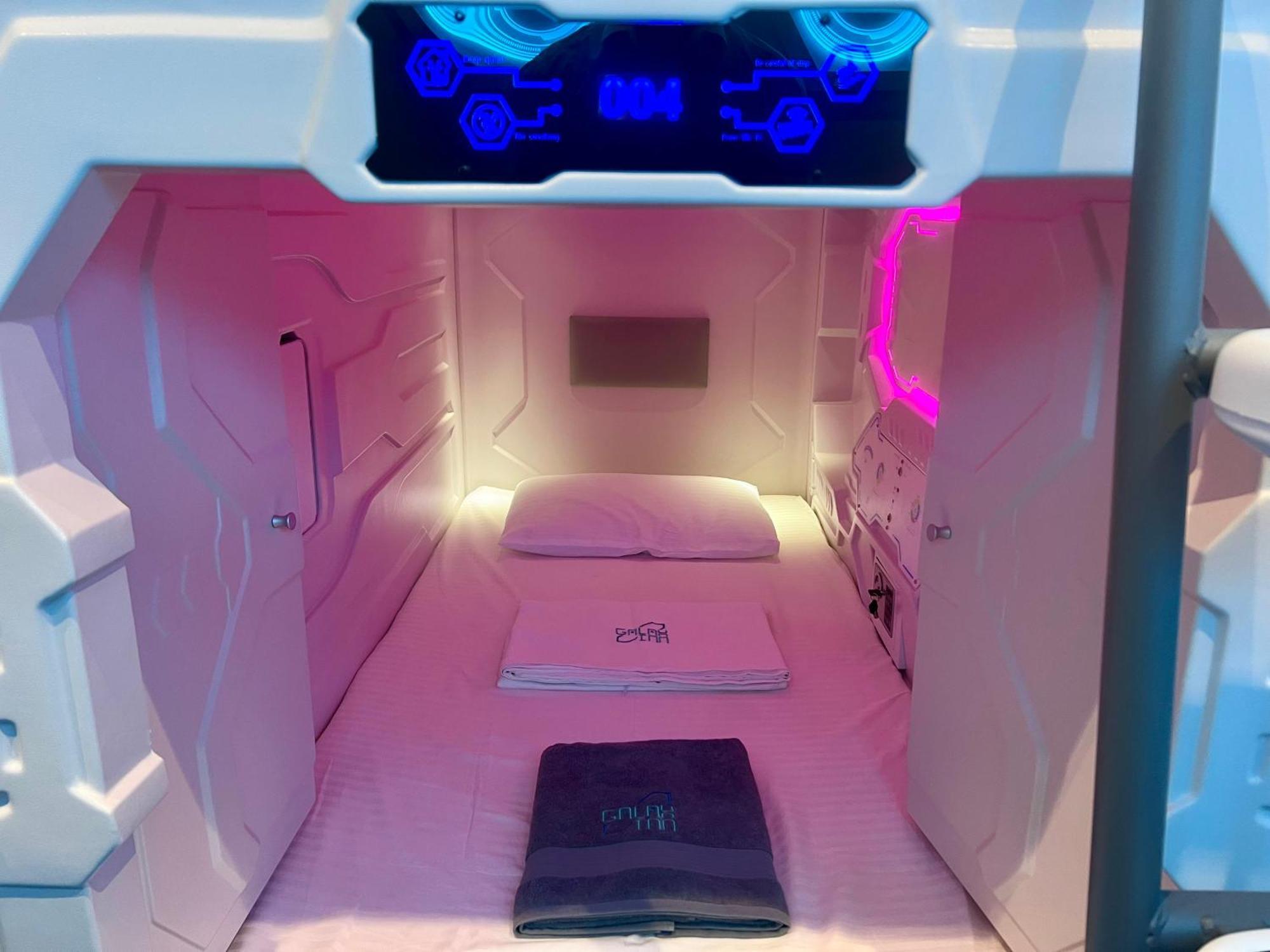 Galaxy Inn Luxury Hostel In Center يريفان المظهر الخارجي الصورة